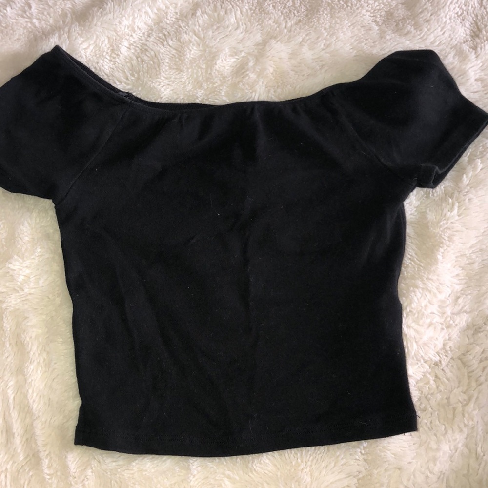 black crop top